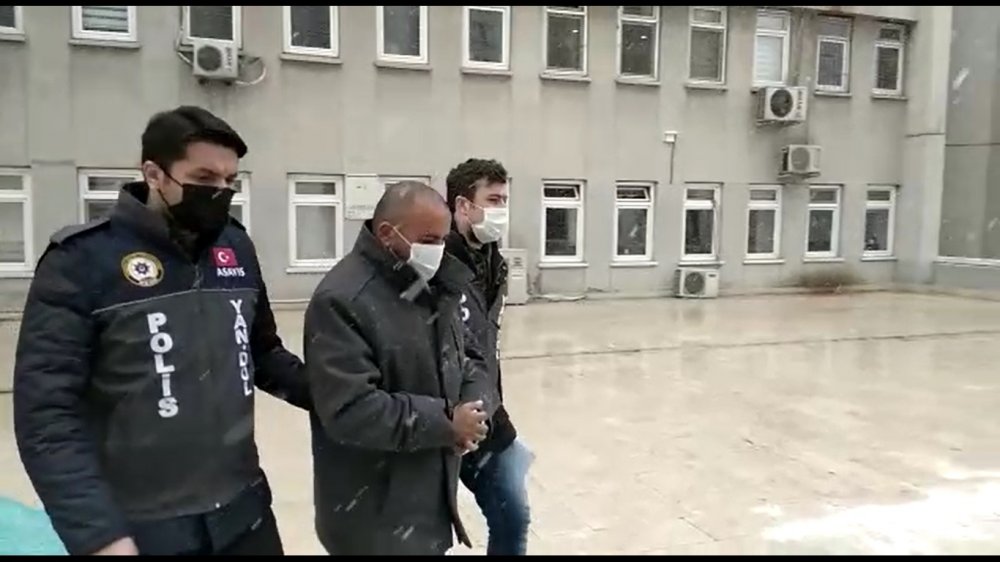 Otobüste yolcunun parasını alırken kameraya yansıyan şüpheli tutuklandı
