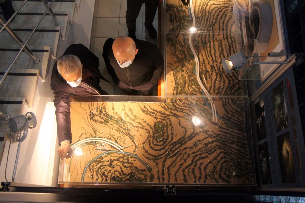 Bakan Karaismailoğlu: Yolları açık tutmak için özveriyle çalışan bir ekibimiz var