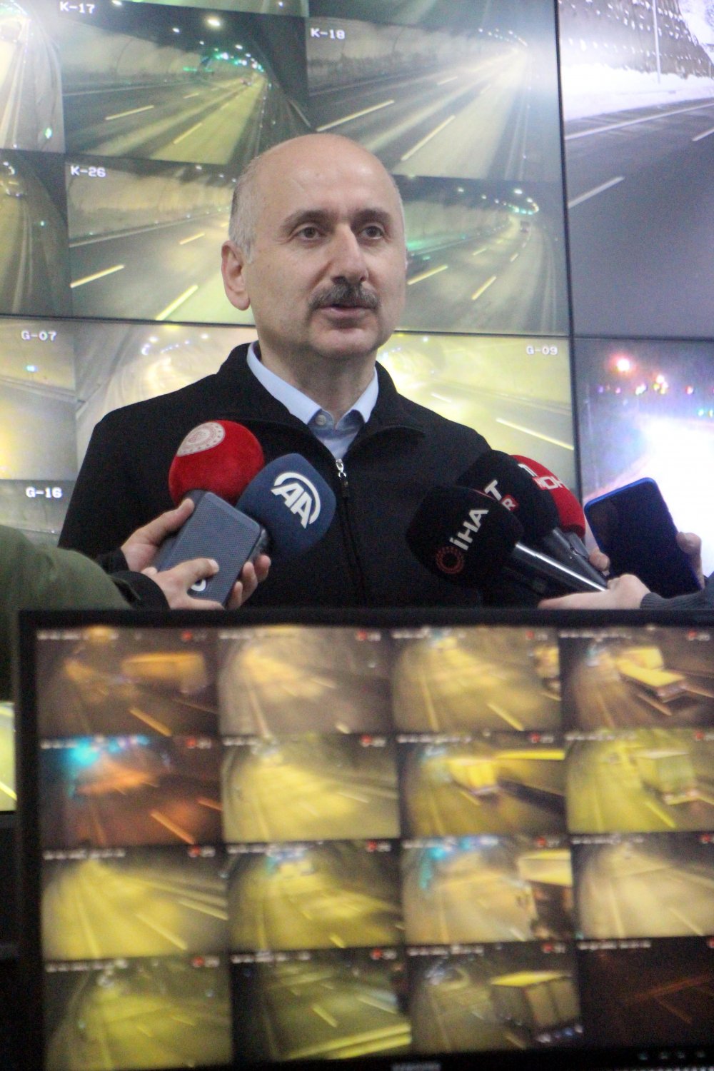 Bakan Karaismailoğlu: Yolları açık tutmak için özveriyle çalışan bir ekibimiz var