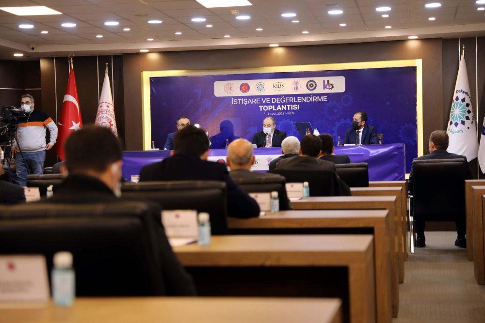 Bakan Varank: Facebook da Türkiye'de bir temsilcilik açma kararını açıkladı.