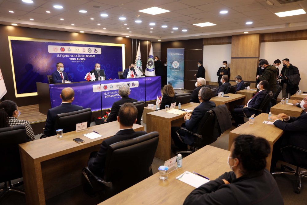 Bakan Varank: Facebook da Türkiye'de bir temsilcilik açma kararını açıkladı.