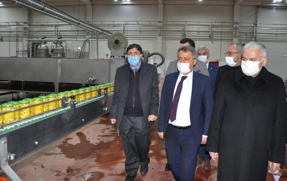 Binali Yıldırım, Manisa Valisi Karadeniz'i ziyaret etti