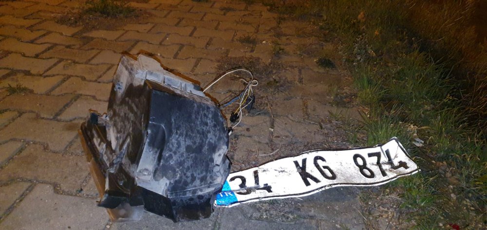 Bursa-Yalova karayolunda buzlanma nedeniyle TIR şarampole uçtu