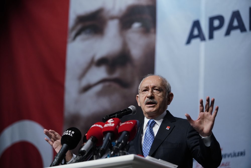 Kılıçdaroğlu, İstanbul'da apartman görevlileri ile bir araya geldi
