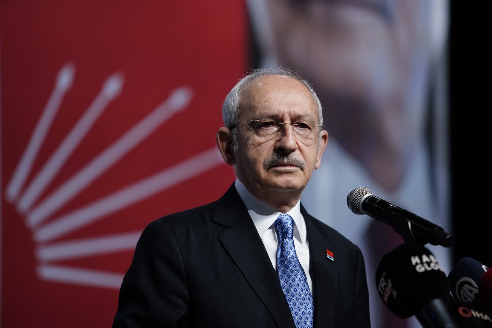 Kılıçdaroğlu, İstanbul'da apartman görevlileri ile bir araya geldi