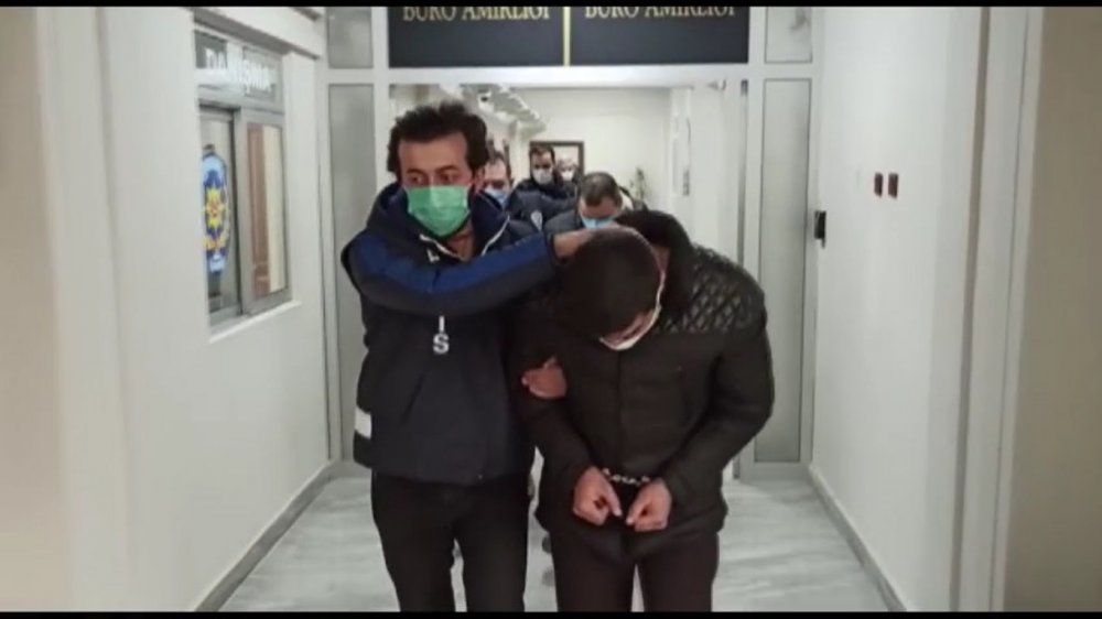 ÖĞRENCİLER ÜZERİNDEN PİYASAYA SÜRDÜLER: Ankara'da lüks otomobil çetesi