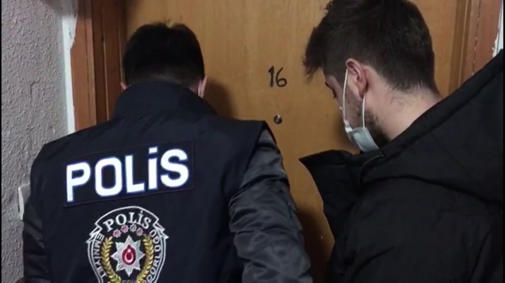 ÖĞRENCİLER ÜZERİNDEN PİYASAYA SÜRDÜLER: Ankara'da lüks otomobil çetesi