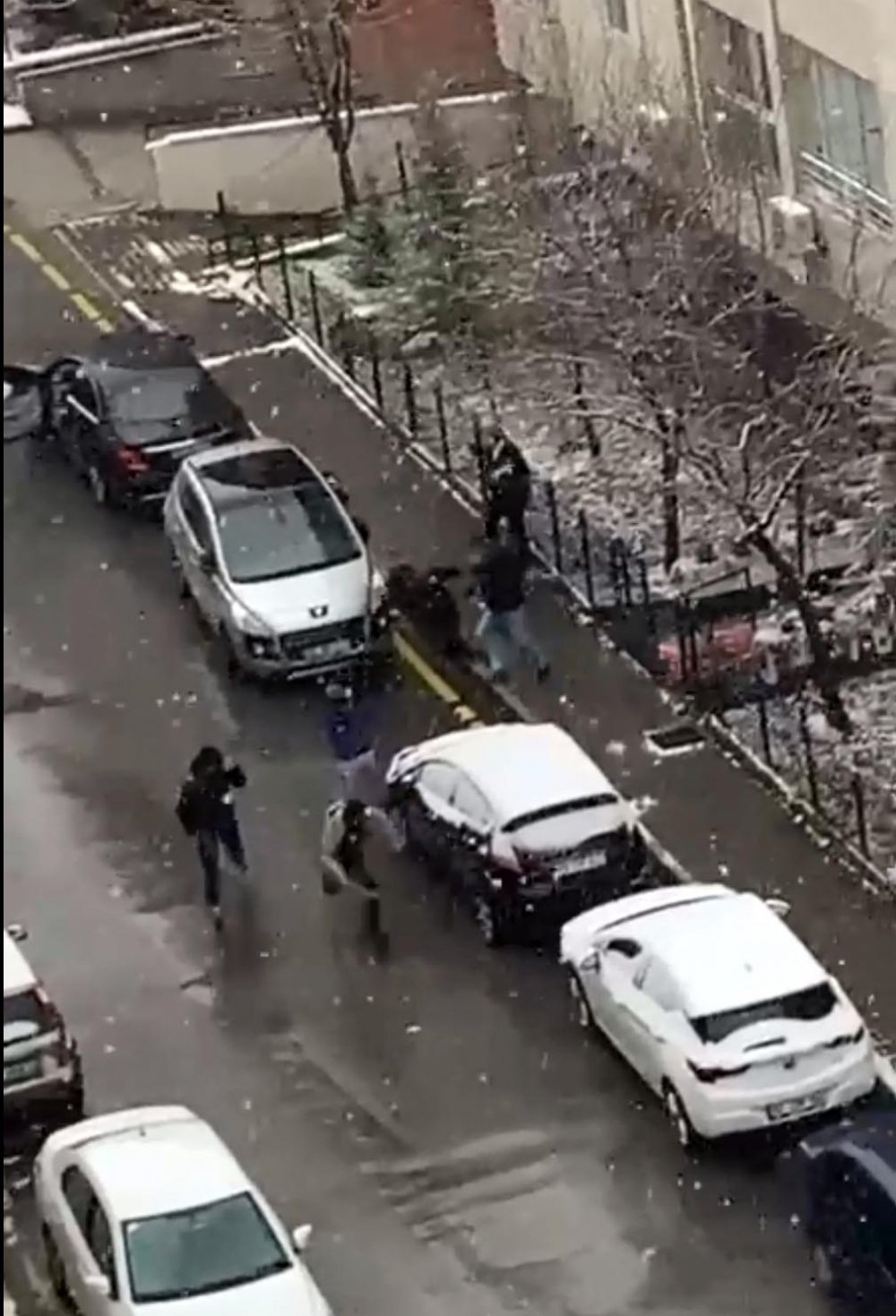 Selçuk Özdağ'a saldırı anının görüntüleri ortaya çıktı