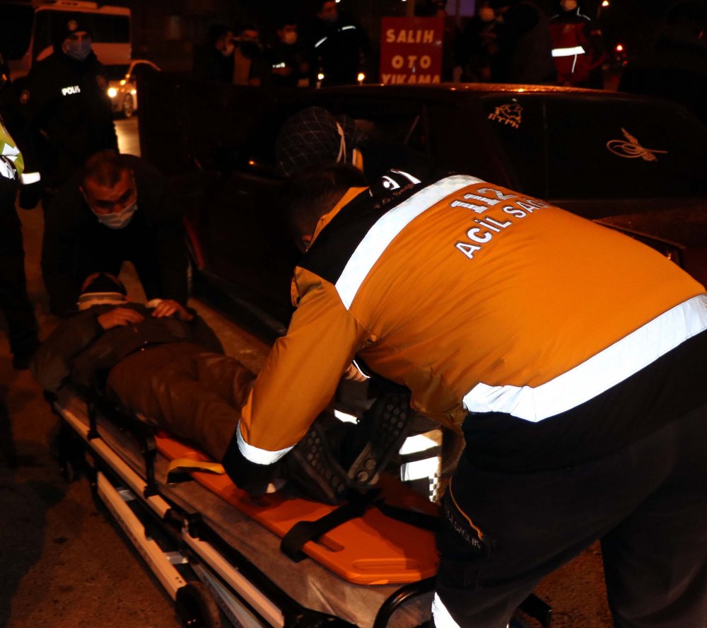 Sivil polis aracı ile otomobil çarpıştı: 1 yaralı