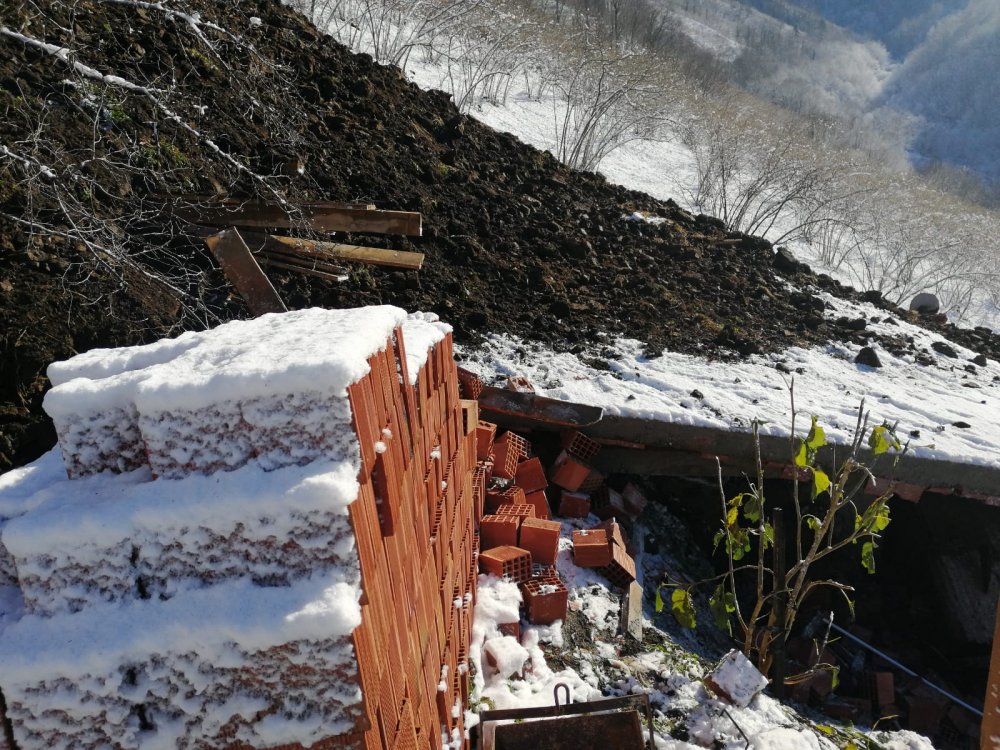 Trabzon’da, heyelan