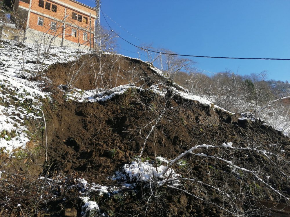 Trabzon’da, heyelan