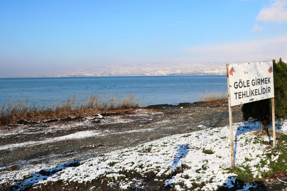 Yağışlar Sapanca Gölü'nde su seviyesini yükseltti