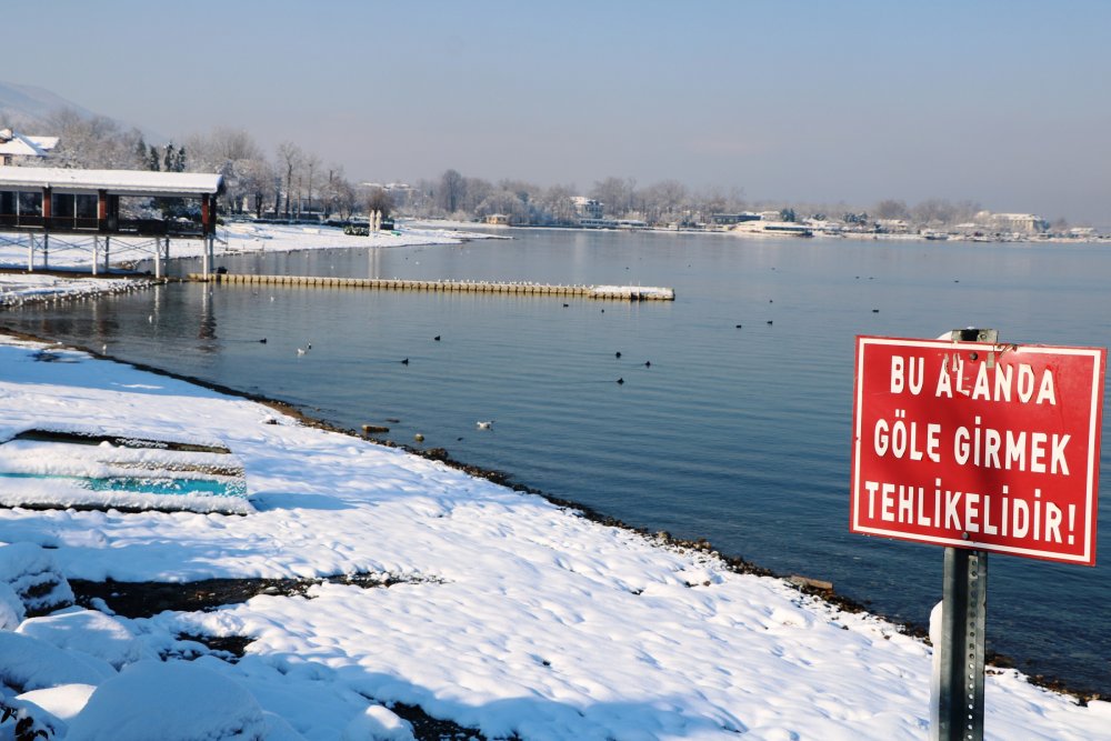 Yağışlar Sapanca Gölü'nde su seviyesini yükseltti