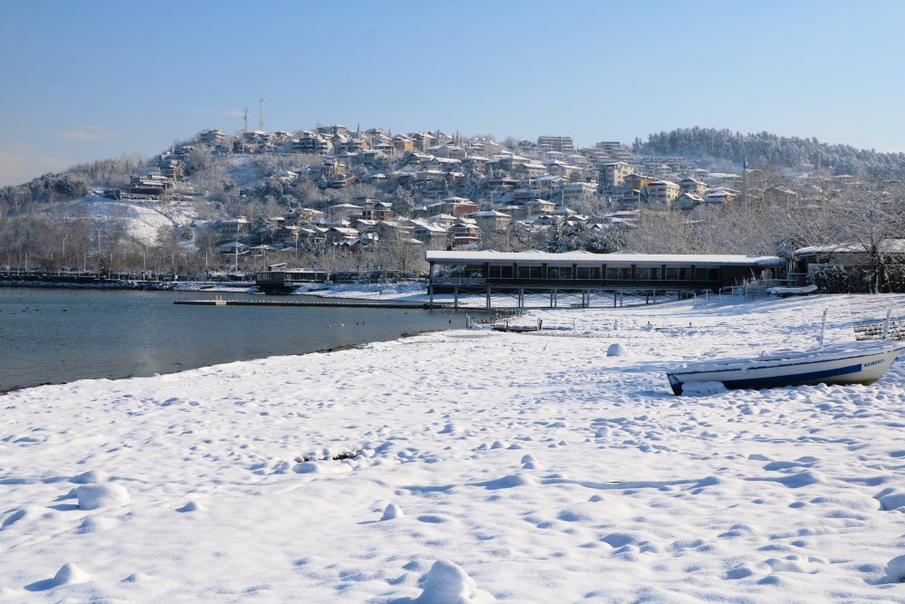 Yağışlar Sapanca Gölü'nde su seviyesini yükseltti