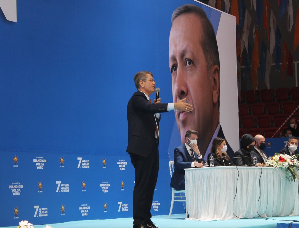 AK Parti Genel Başkan Yardımcısı Canikli: Macron, bükemediği bileği öptü