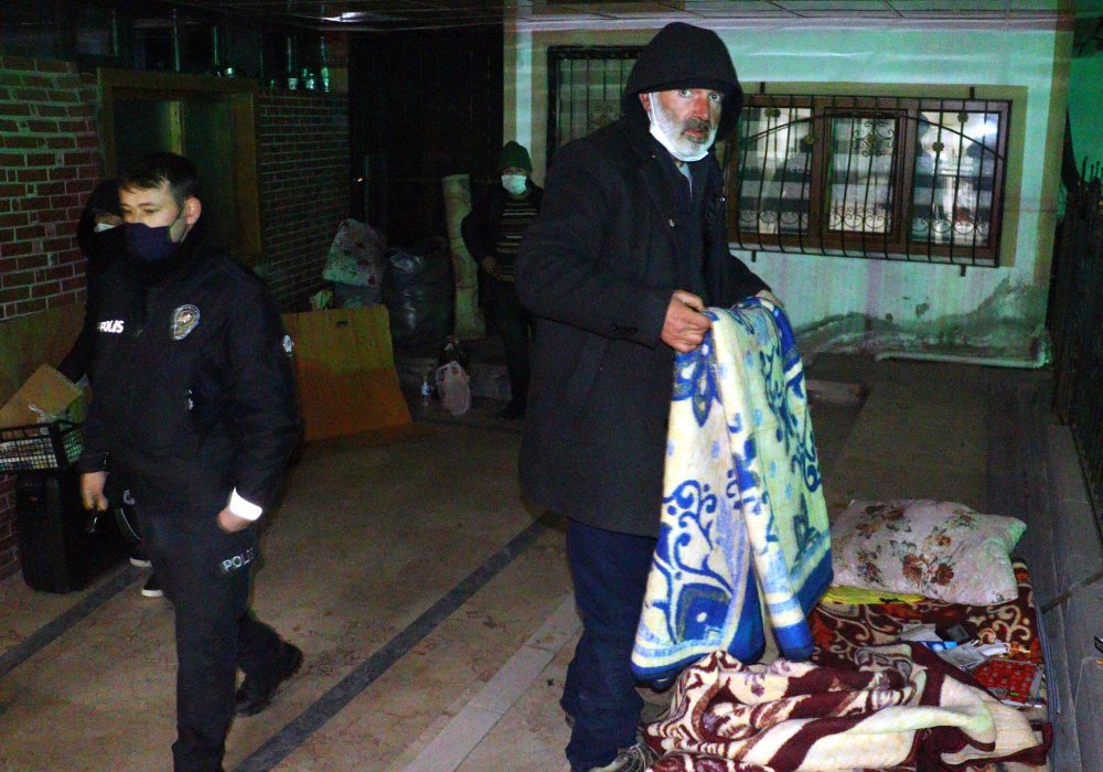 Ankara'da evsizler otellere yerleştirildi