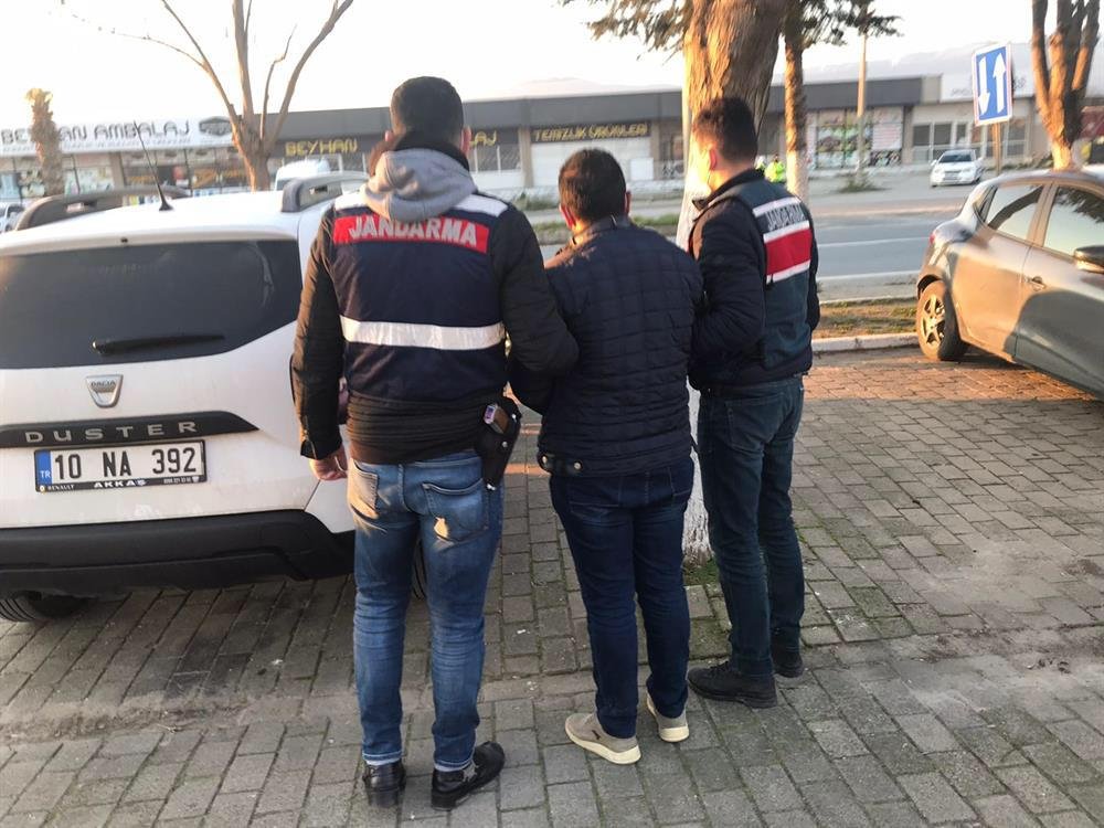 Balıkesir merkezli 10 ilde PKK/KCK operasyonu: 20 gözaltı
