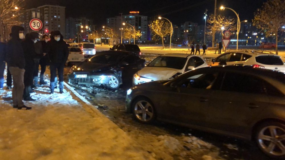 Diyarbakır’da 22 aracın karıştığı zincirleme kaza: Çok sayıda yaralı