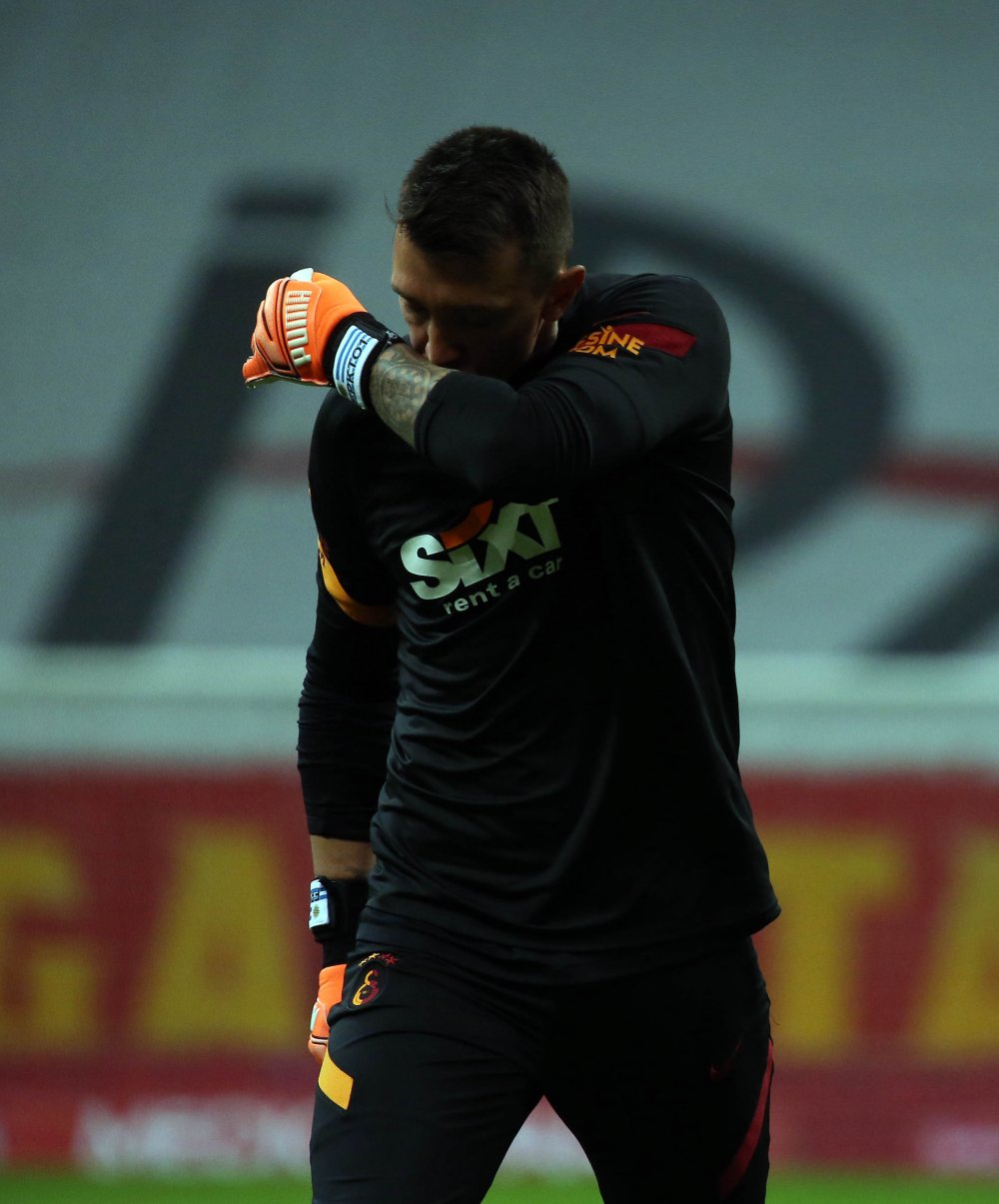 Galatasaray'da Muslera 220 gün sonra döndü