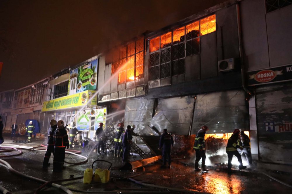 Gaziantep’te hırdavatçıda yangın