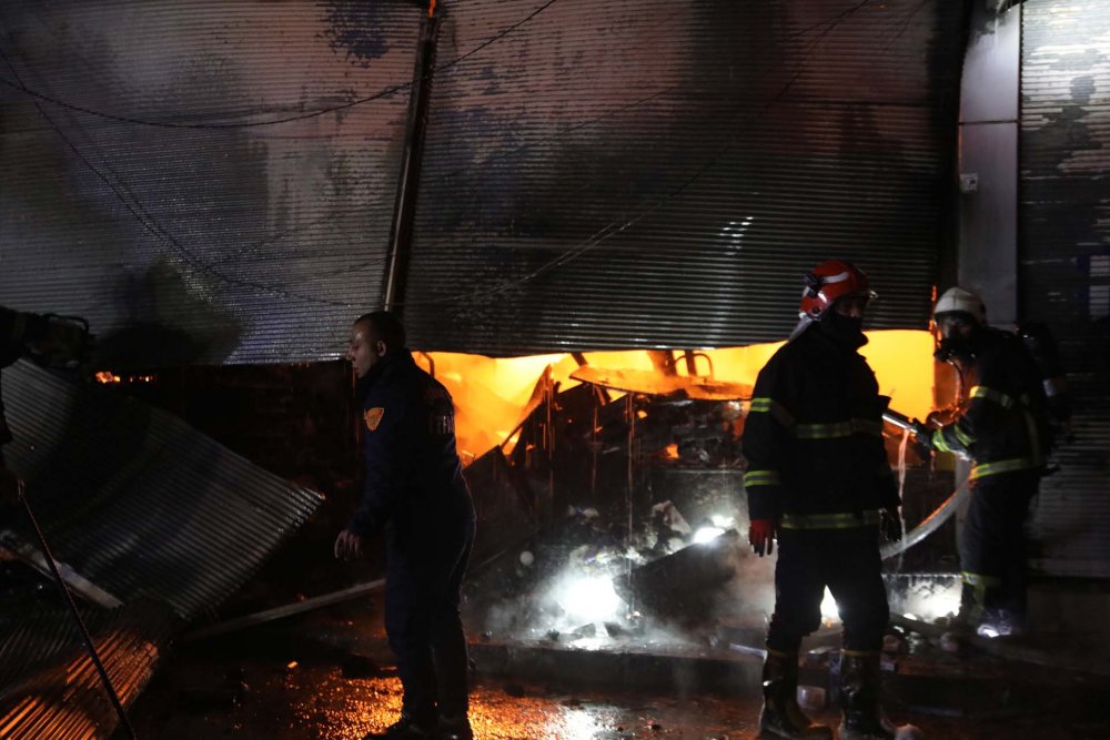 Gaziantep’te hırdavatçıda yangın