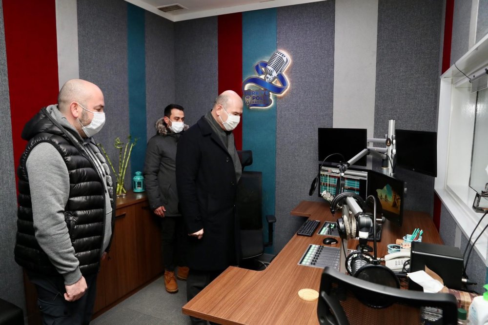 İçişleri Bakanı Süleyman Soylu'dan  Polis Radyosu'na ziyaret