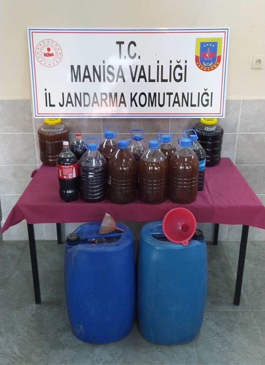 Manisa'da 670 litre 'sahte içki' ele geçirildi