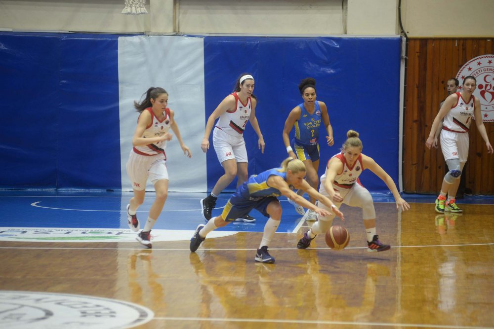 Spartak Moskova-CEKK Cegled : 78 - 61