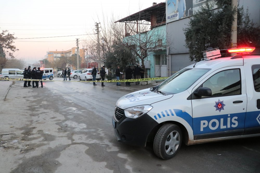 Anne-babasının boşanmasından sorumlu tuttuğu babaannesine kurşun yağdırdı 