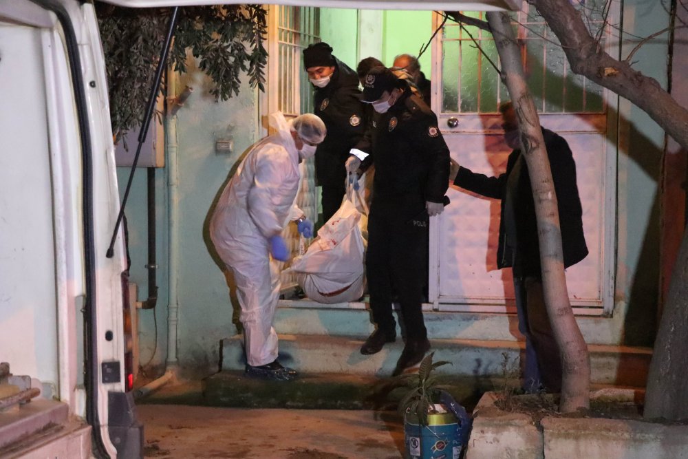 Anne-babasının boşanmasından sorumlu tuttuğu babaannesine kurşun yağdırdı 