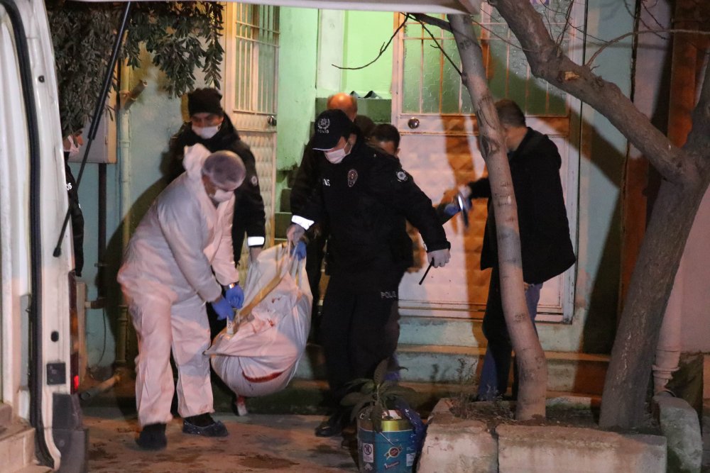 Anne-babasının boşanmasından sorumlu tuttuğu babaannesine kurşun yağdırdı 