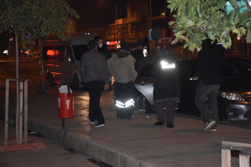 Eşinin boşanma talebi üzerine 6'ncı kata çıktı, 3 saatte ikna edildi