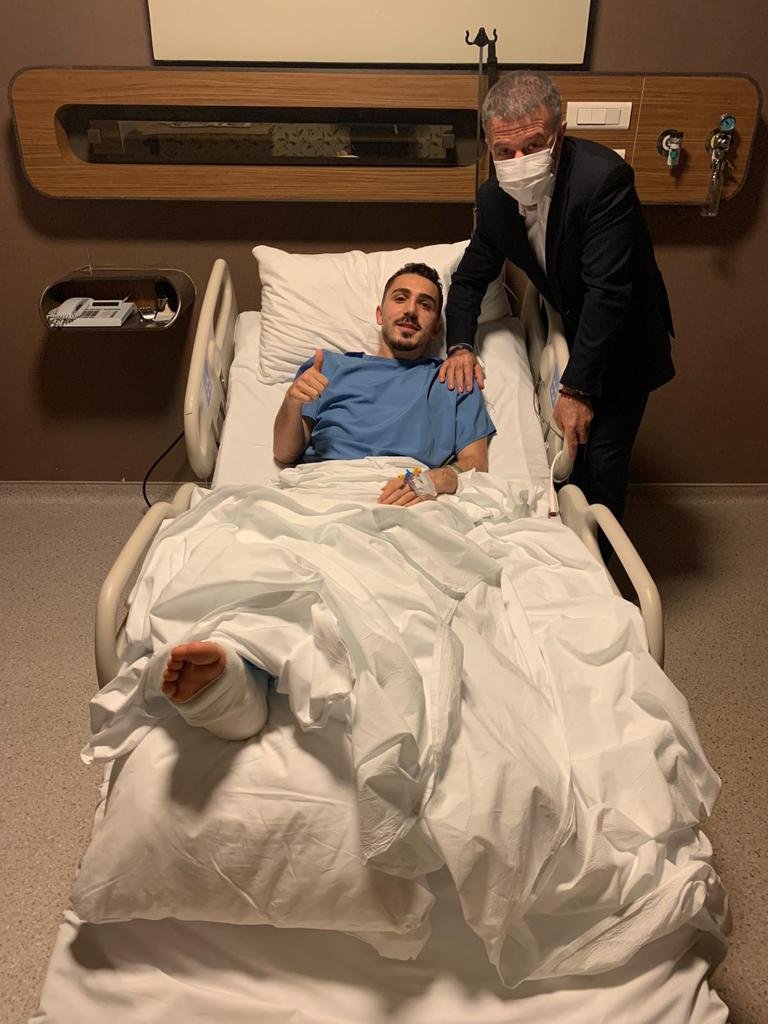 İttifak Holding Konyaspor karşılaşmasında aldığı darbe sonucu sağ ayak bileği kırılan Trabzonsporlu futbolcu Abdülkadir Ömür, ameliyat oldu