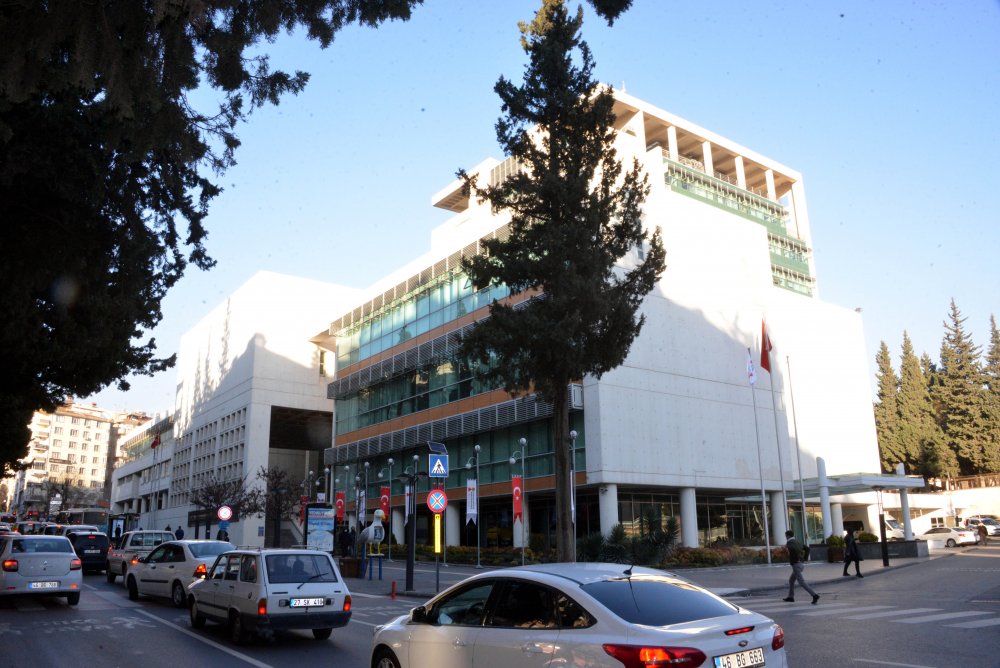 KAHRAMANMARAŞ Büyükşehir Belediyesi: Elbistan ilçesindeki Kemal Kılıçdaroğlu Bulvarı'nın ismini Milli İrade Bulvarı olarak değiştirdi.