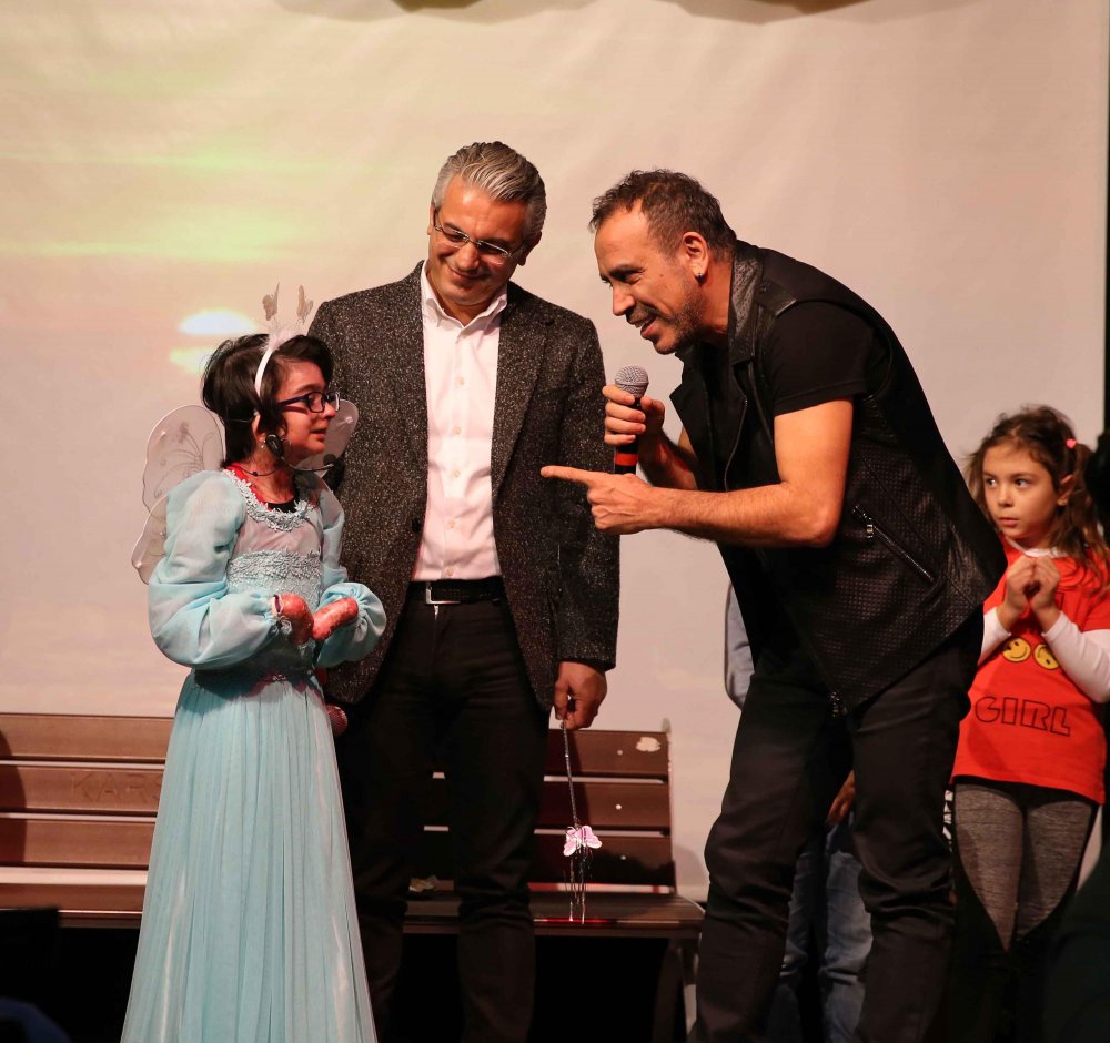 Kelebek çocuk Elfida'nın ismi evinin karşısındaki parka verildi