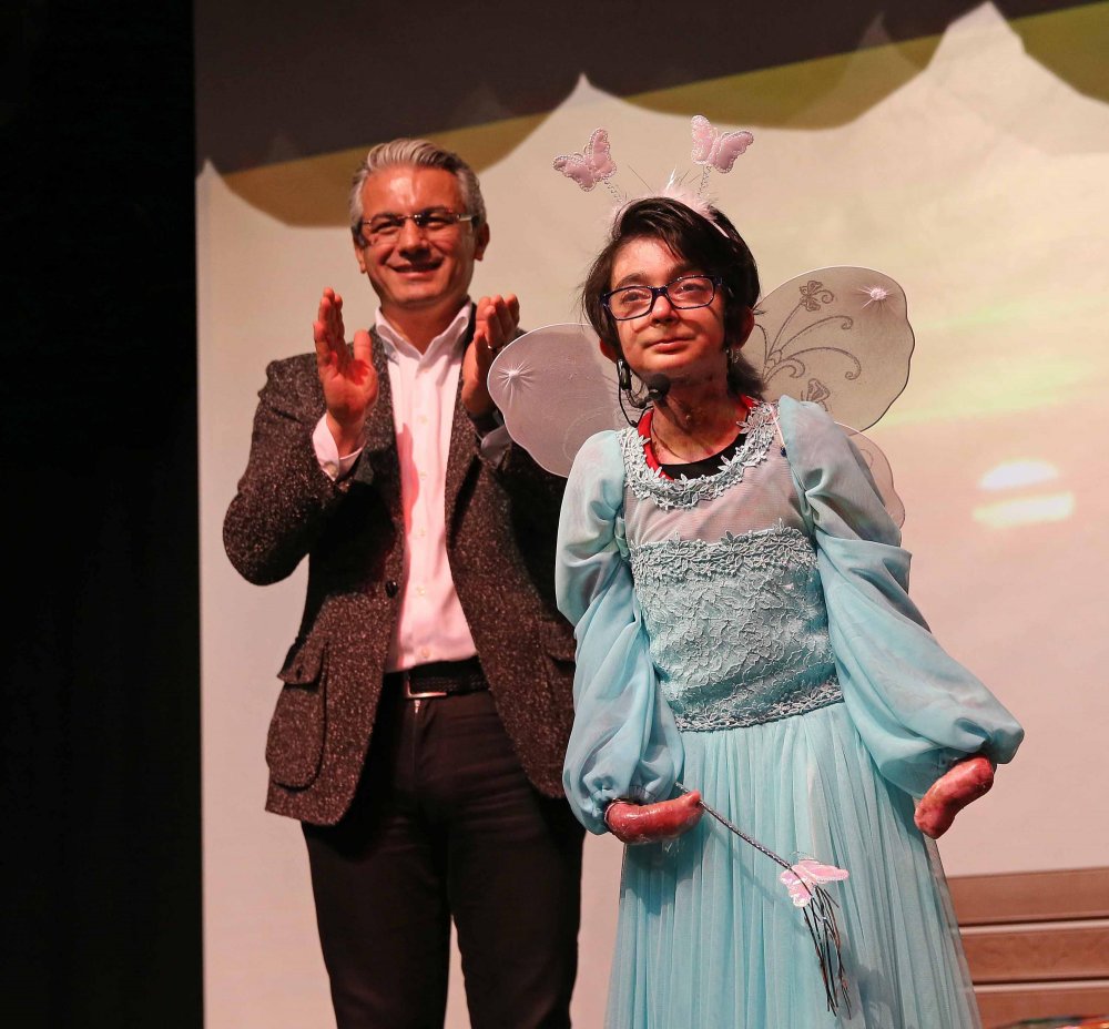 Kelebek çocuk Elfida'nın ismi evinin karşısındaki parka verildi