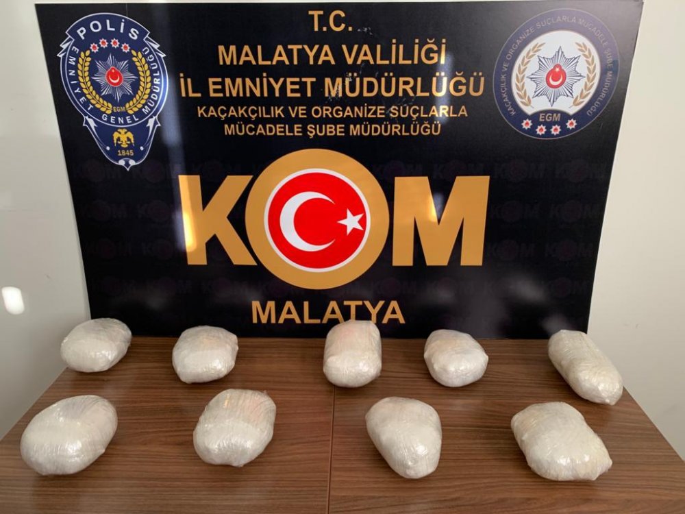 Malatya'da, yolcu otobüsünde 3 kilo esrar ele geçirildi