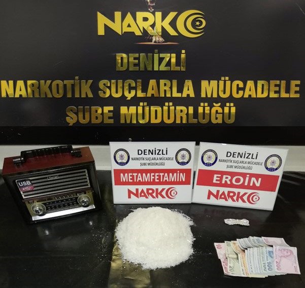 Radyodan uyuşturucu kuryesi yaptılar