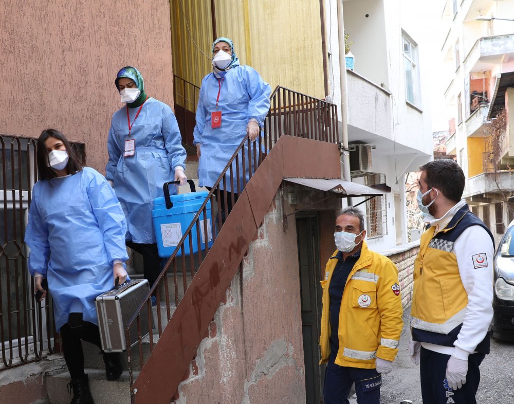 Samsun’da 85 yaş üstü vatandaşların aşılanmasına başlandı