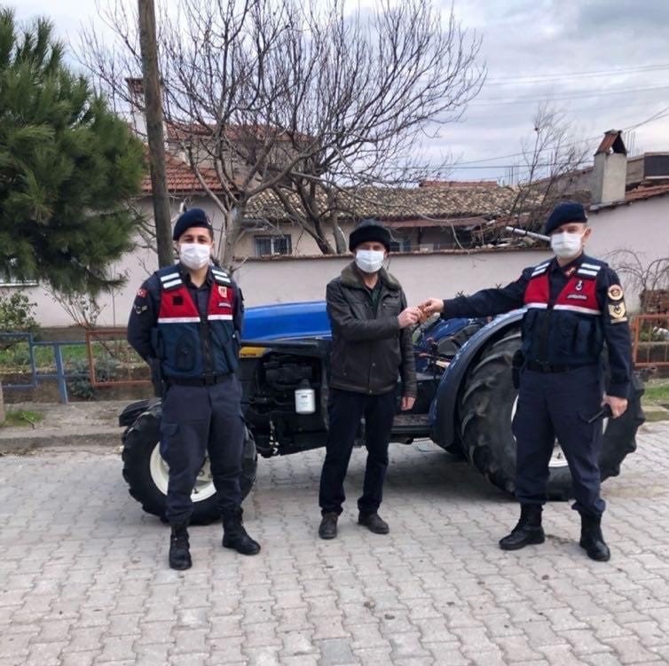 70 gün önce çalınan traktör, JASAT'ın sıkı takibiyle bulundu; 3 tutuklama