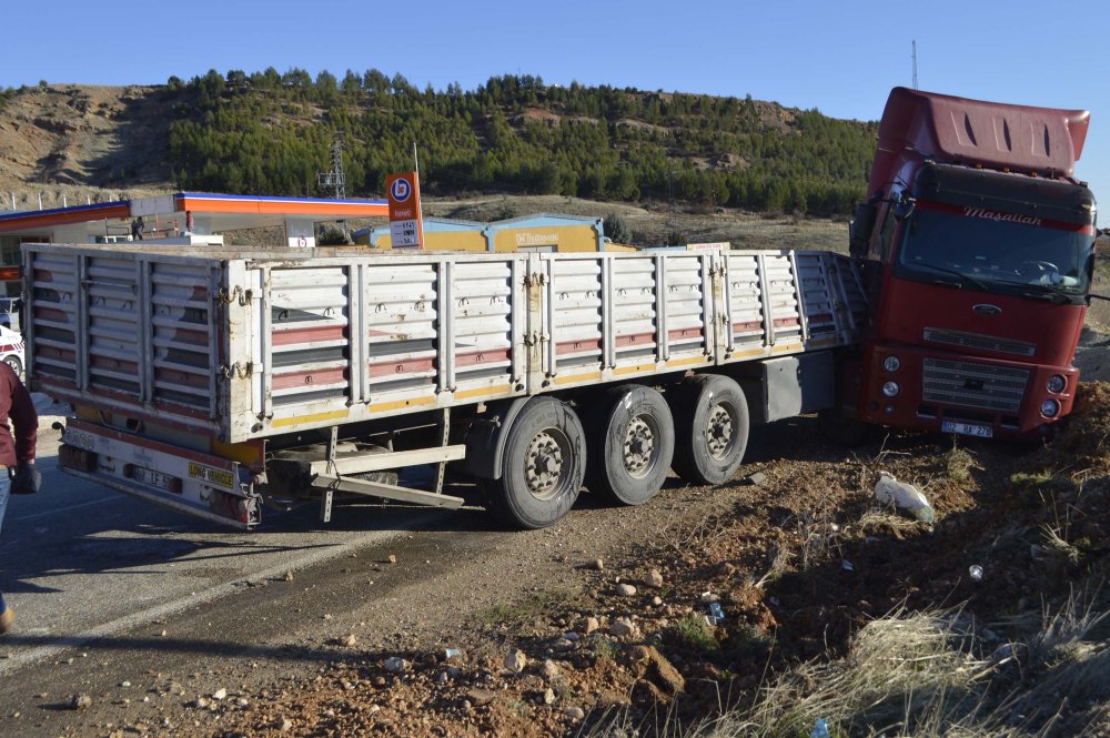 Adıyaman’da TIR ile motosiklet çarpıştı: 1 ölü, 1 yaralı