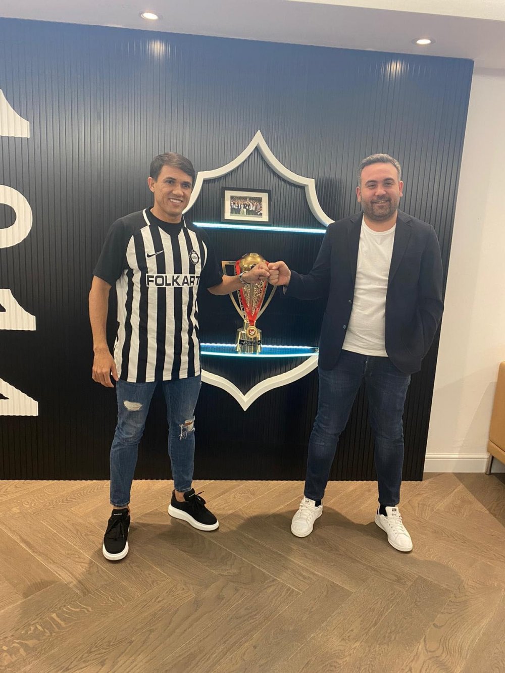 Altay, Mossoro'ya imza attırdı