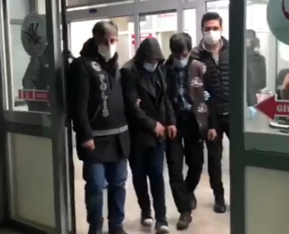 İranlı yolcuların midesinden 871 gram metamfetamin çıktı