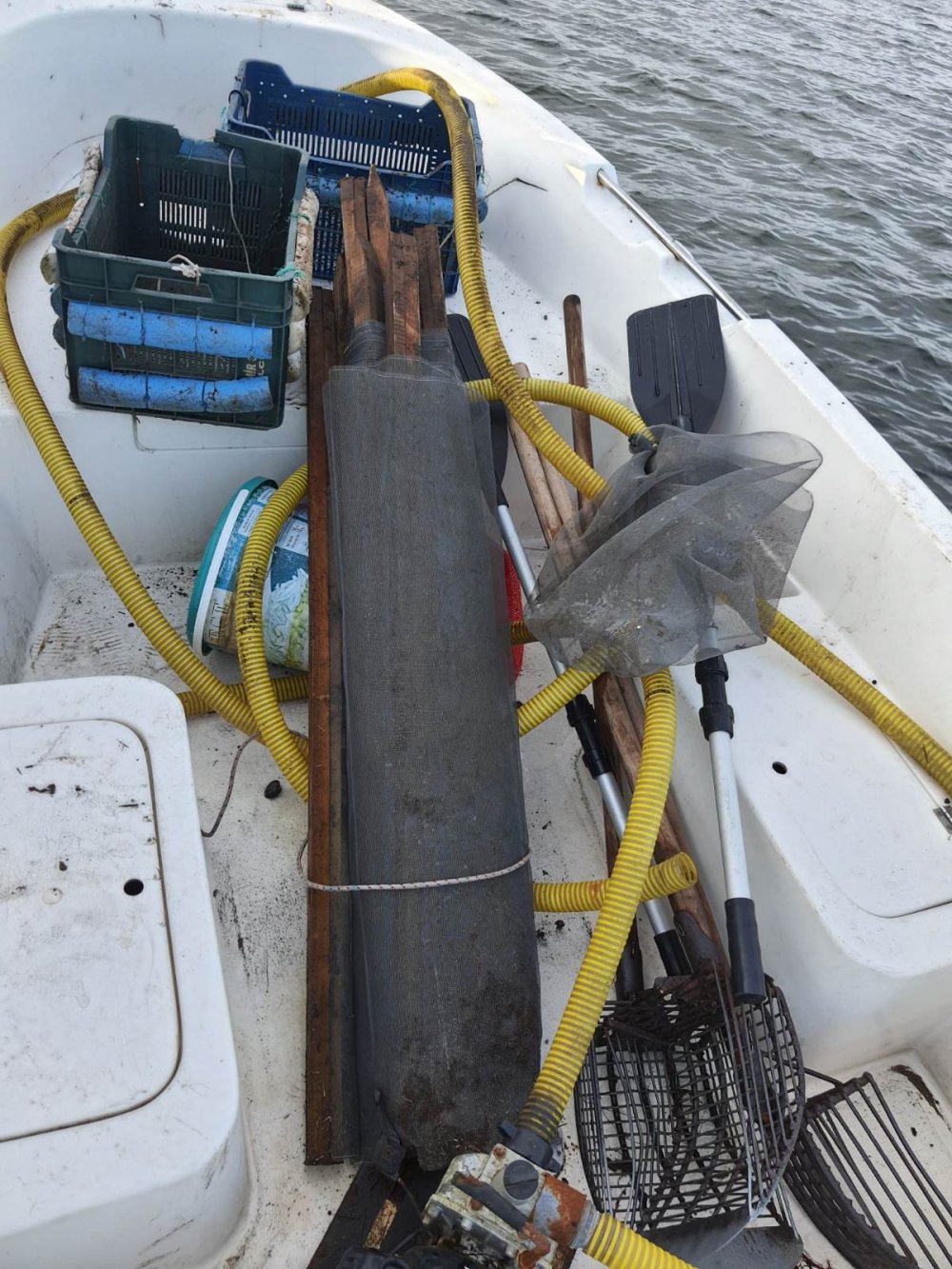 İzmit Körfezi'nde kaçak balık ve midye avcısı 10 kişi yakalandı