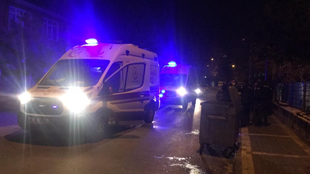Kayseri'de bıçaklı kavga: 2 yaralı