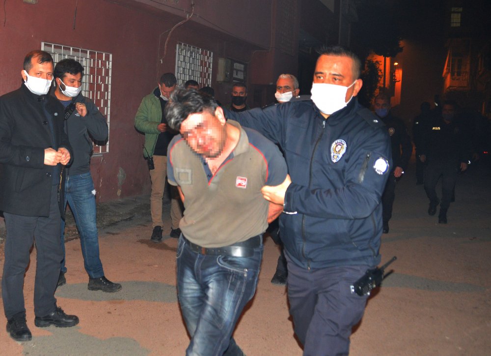 Kurusıkı tabancayı başına dayayıp, intihara kalkıştı; polisi alarma geçirdi