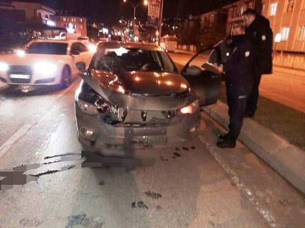 Otomobilin çarptığı kadın hayatını kaybetti