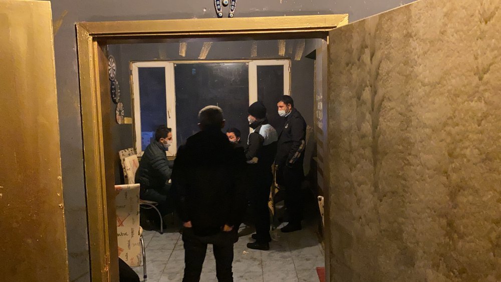 Mühürlenen dairede eğlenceye 28 bin lira 'koronavirüs' cezası