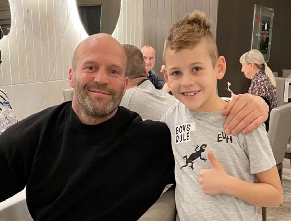 Aktör Jason Statham, kurşun geçirmez camlı villada kalıyor