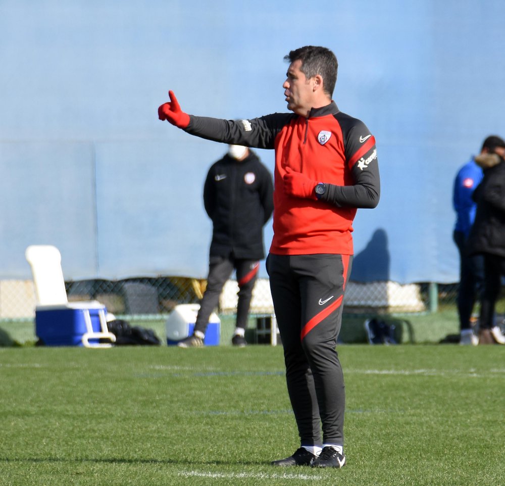 Altınordu Teknik Direktörü Eroğlu: İyi başlamak istiyoruz